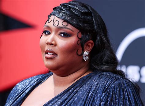 lizzo skandal|Lizzo sued over sexual harassment and hostile work ...